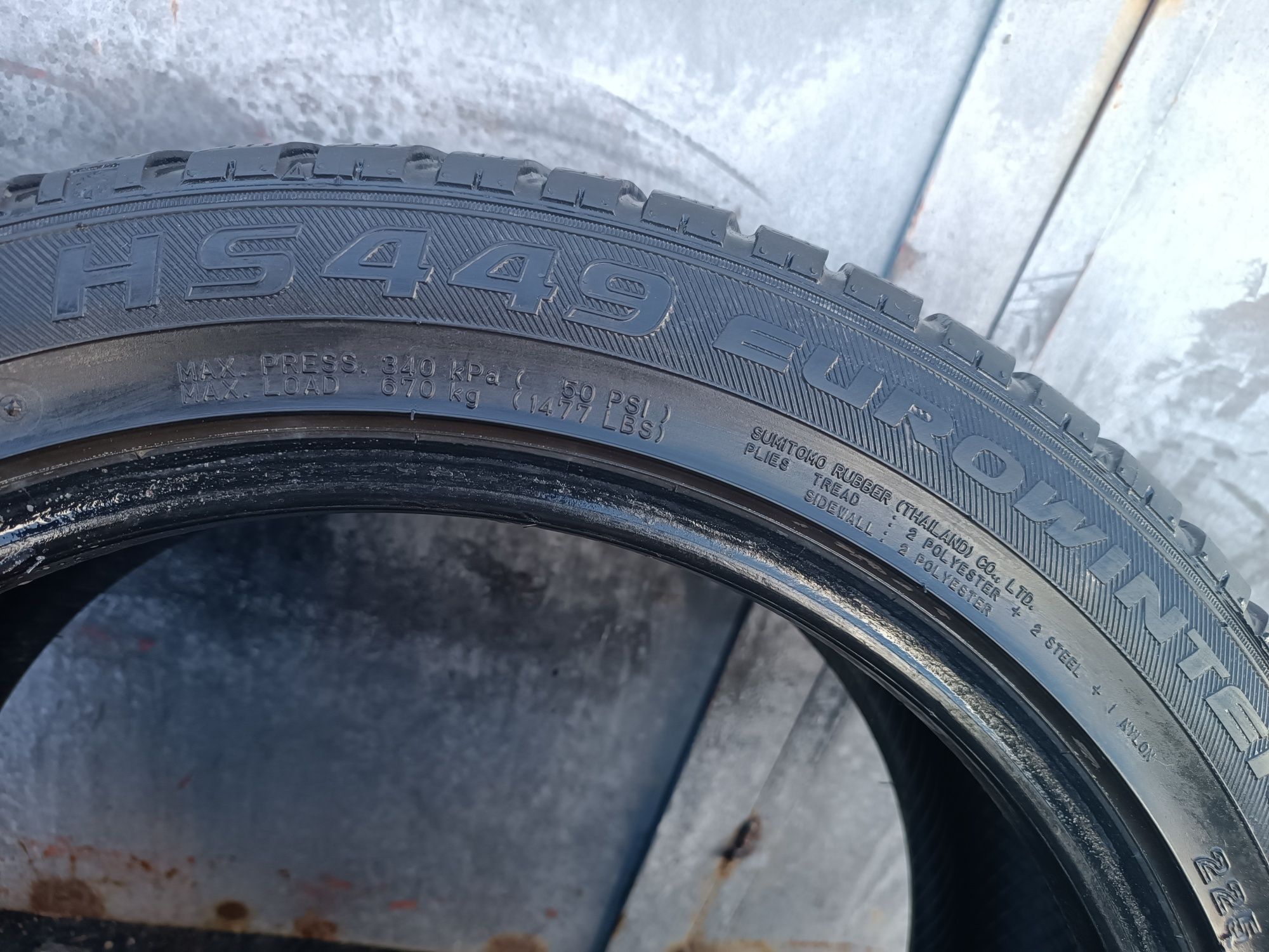 225/45/17 Falken