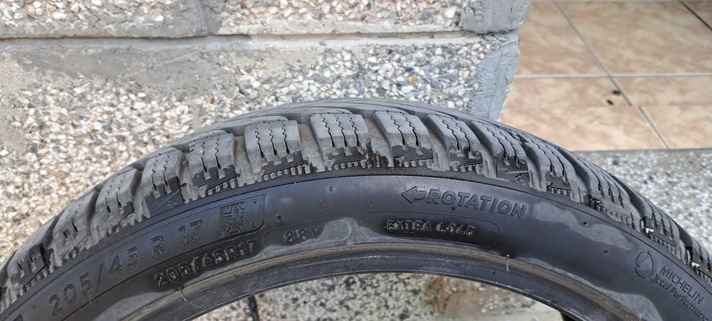 зимни гуми-MICHELIN ALPIN-6-205/45/17/ DOT-1522г.