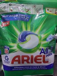 Detergent de rufe 50 capsule Ariel Mountain Spring. Nu lasă copiilor