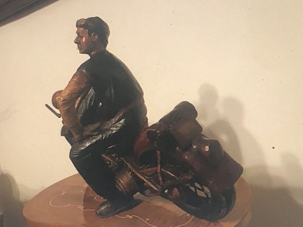 Motociclist pe chopper,statueta englezeasca vintage