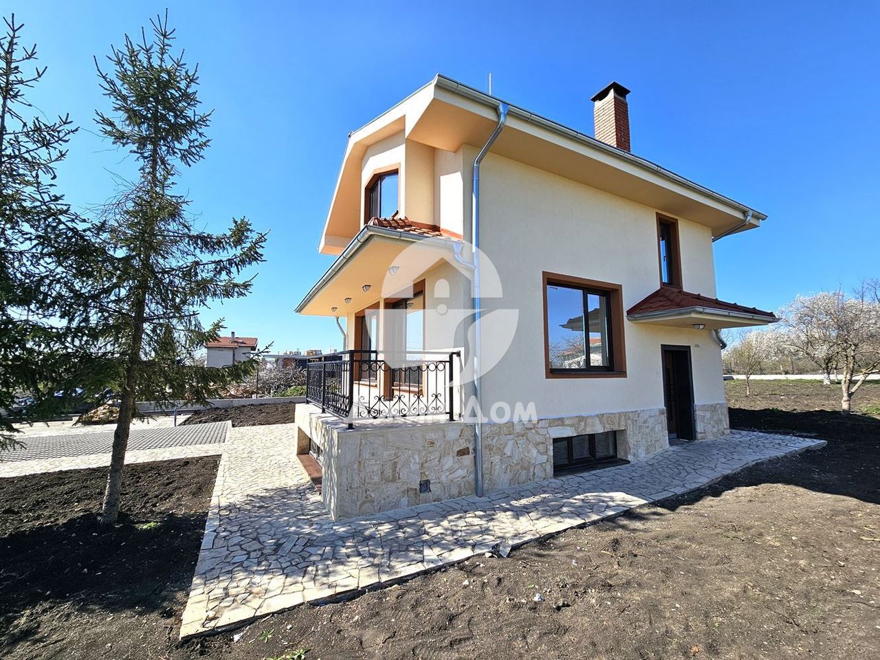 Продава се Къща в с. Полски извор, Област Бургас - 195 кв.м за 1100 €/кв.м - Снимка #1