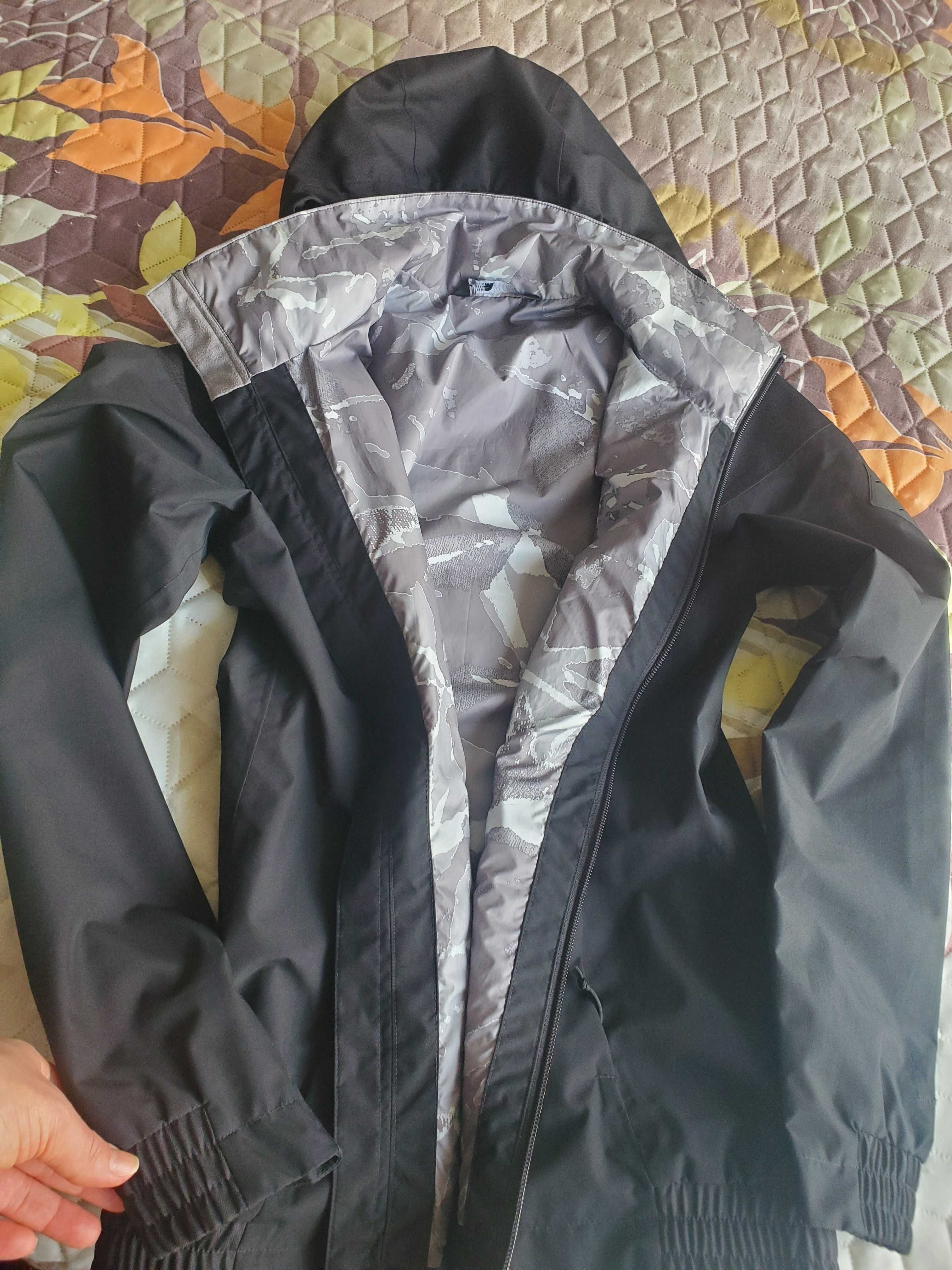 The North Face light weight jacket / водоустойчиво яке, тип ветровка/