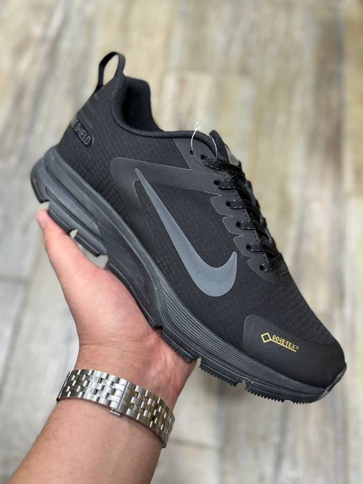 Nike gore tex         .