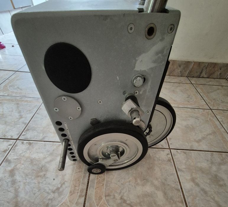 Scaun cu elelevator pentru scari  Alber Scalamobil cu acumulatori noi