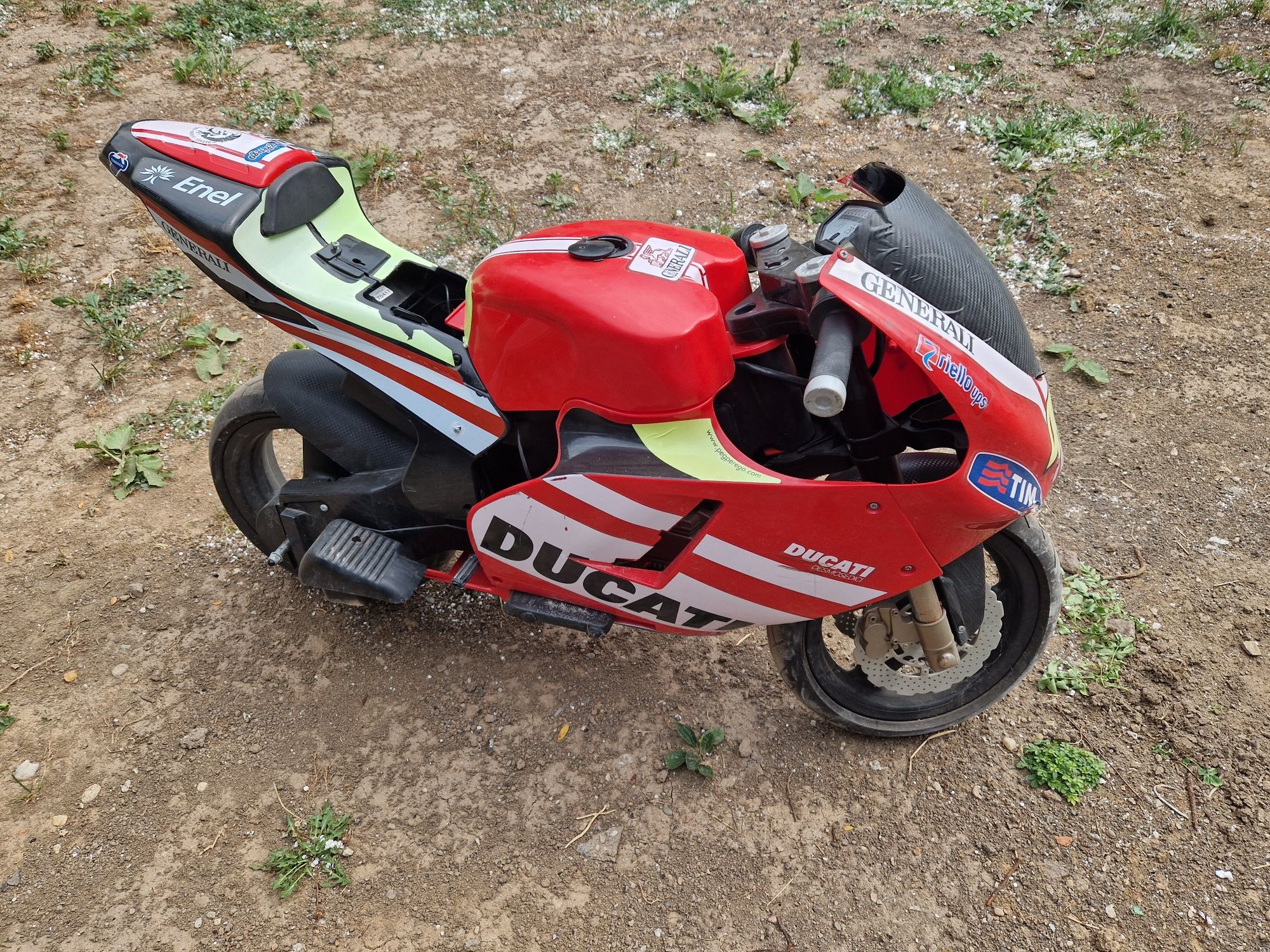 Vând motocicleta peg perego ducati