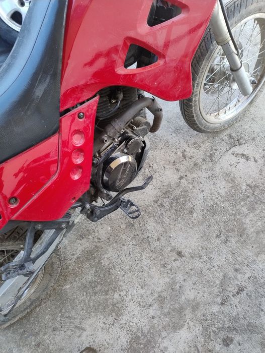 Motocicleta 200 CC