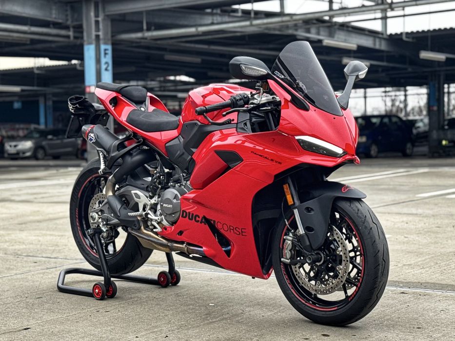 Ducati Panigale V2 2025