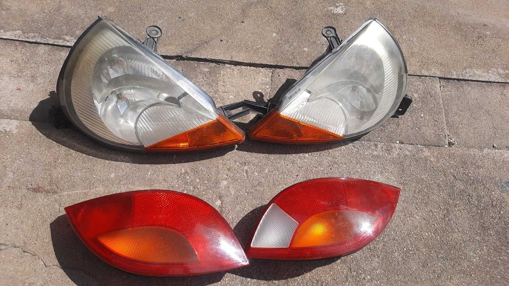 Faruri + Stopuri Ford Ka