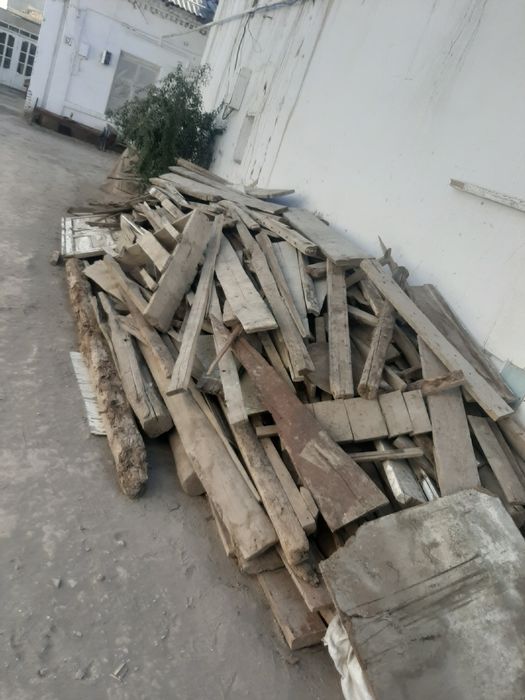 Утин (ёгоч) махсулотлари 1 машина бор уйдан чиккан йириклари хам  бор