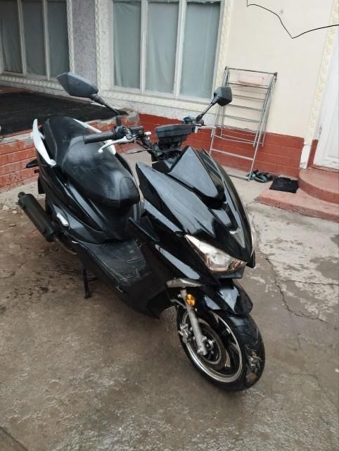 Skuter 150cc sotiladi