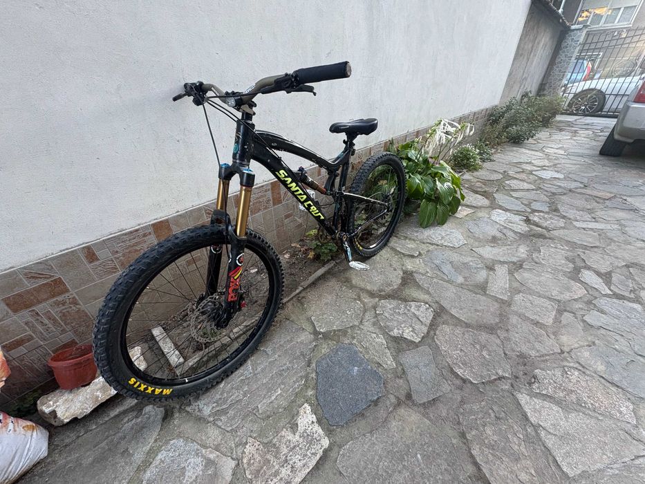 Продавам планински велосипед Santa Cruz