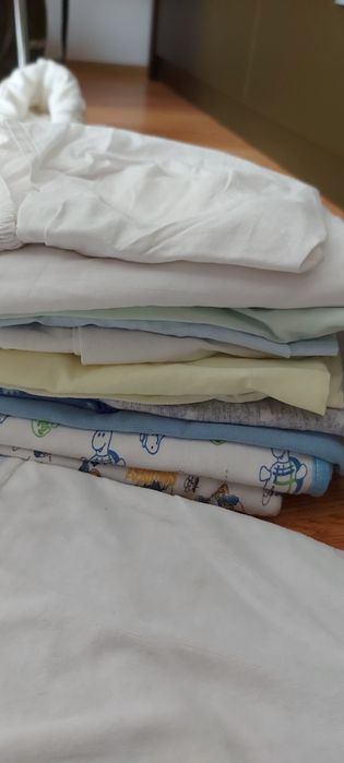 Vând lot hainute 0-3 luni