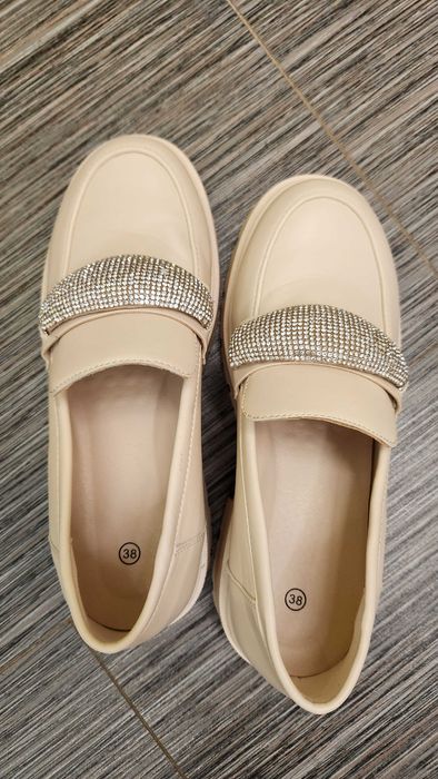 Обувки нови мокасини