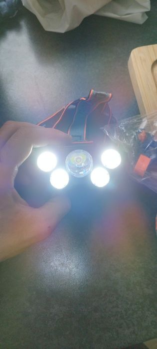 LED фенер челник с 5 led светлини презареждаема вградена батерия спорт