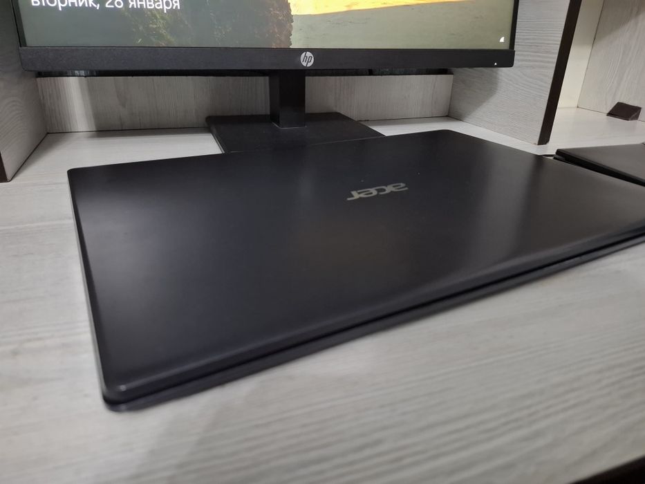 СРОЧНО ПРОДАЁТСЯ ноутбук Acer Aspire 3 core I5 8GB/1TB