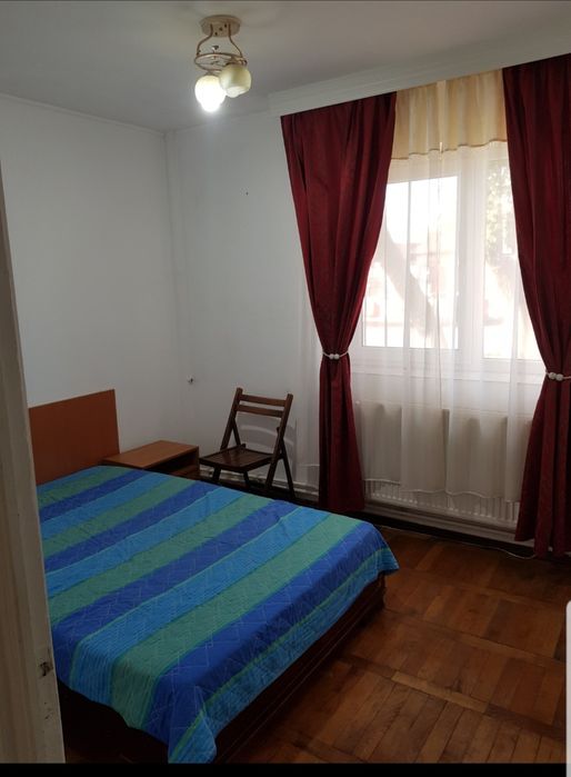 Vând apartament 3 camere + pivniță subsol