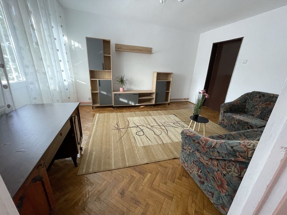 Inchiriez apartament 3 camere cu centrala proprie - zona Traian