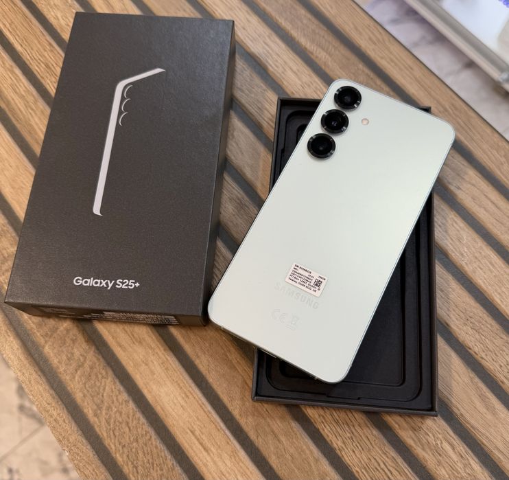 Galaxy S25 Plus 5G 256GB. 12 GB RAM. IMPECABIL !
