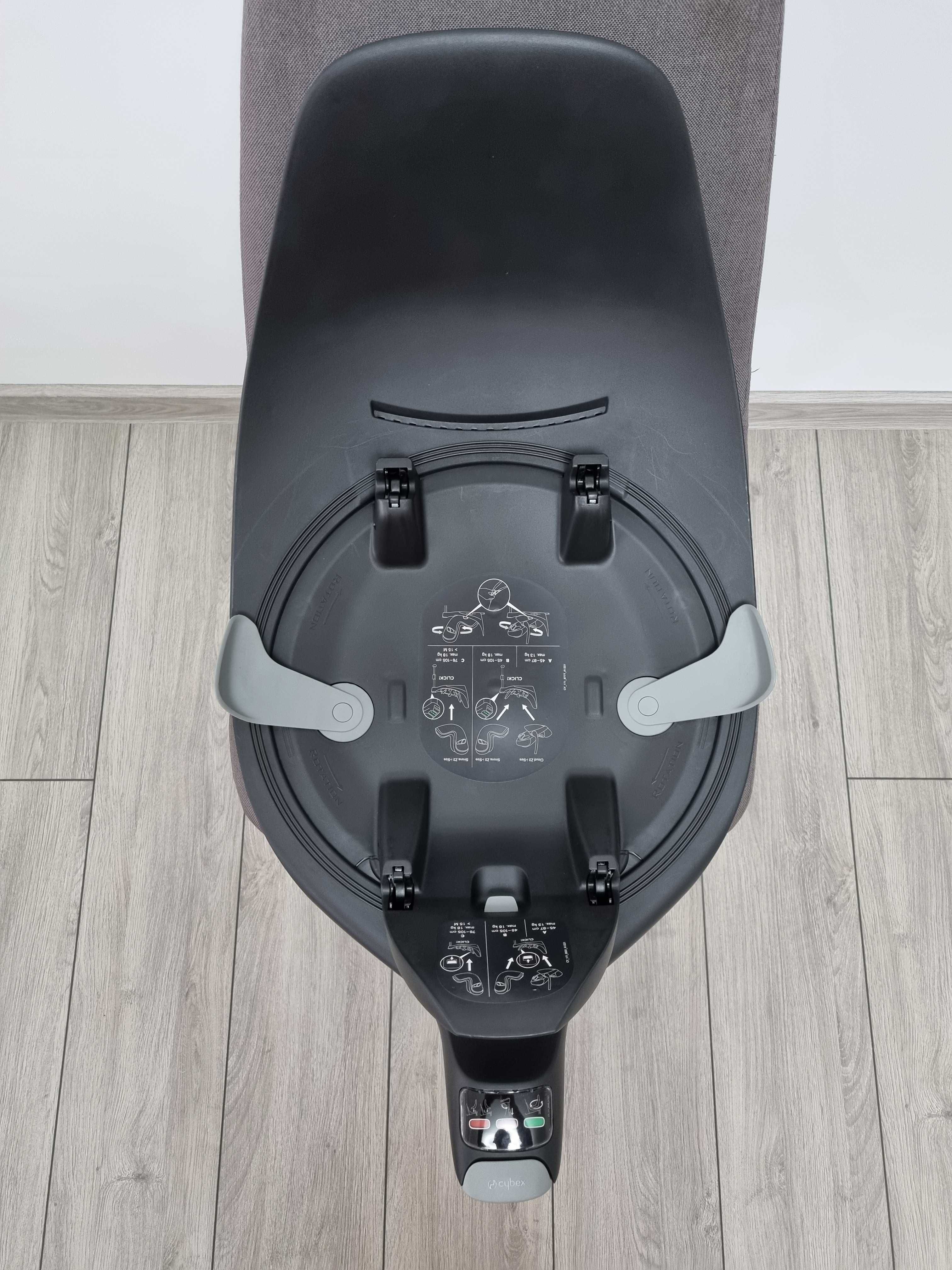 Ansamblu scoica + baza Cybex Platinum Cloud Z2+