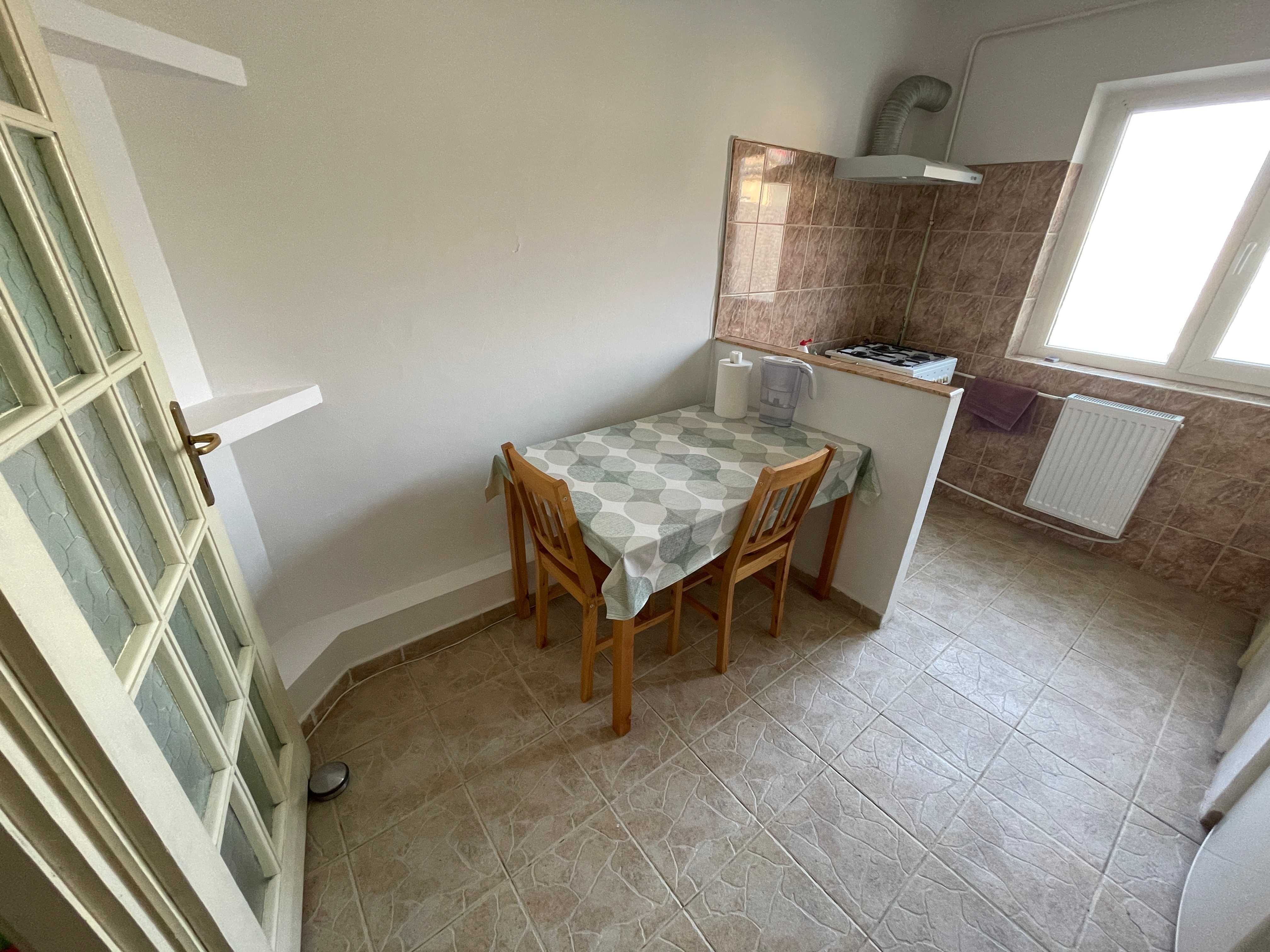 Proprietar vand apartament decomandat 3 camere in zona Girocului