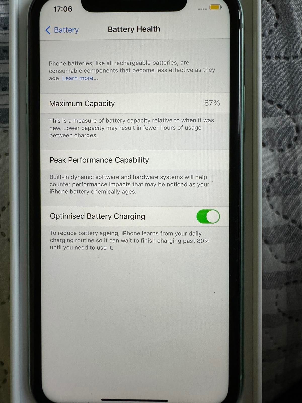 iPhone 11 като Нов  64GB батерия 87%