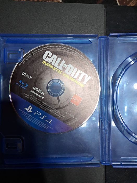 Vand ps 4 950 lei cu negocieri mici .