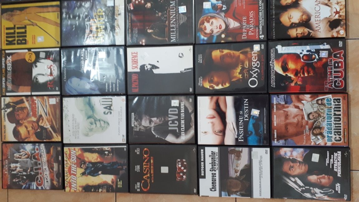 30 cd.filme.diferite genuri.