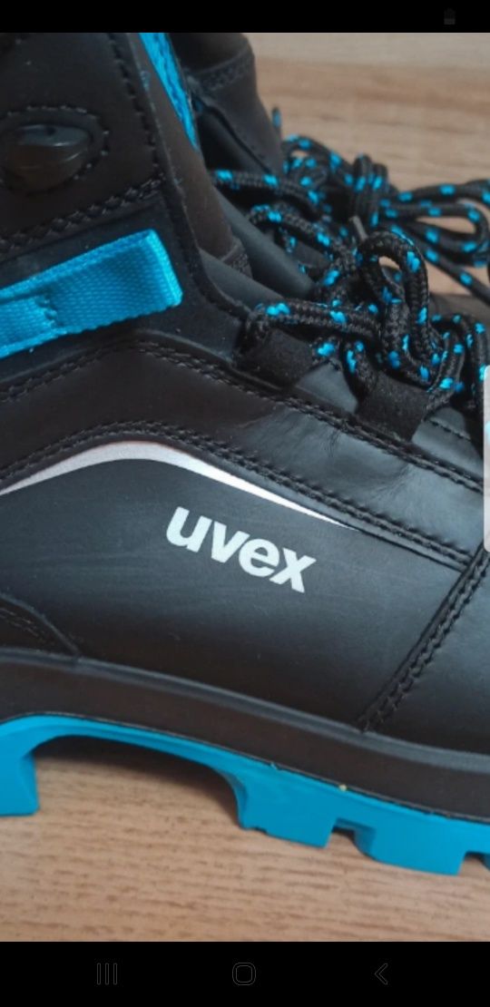 Uvex 43 impecabili si alte perechi la preț negociabil