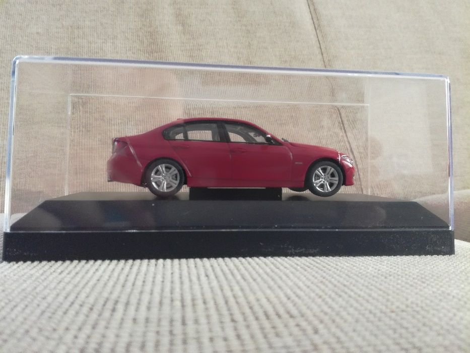 Vand macheta BMW seria 3 F30 sedan, editie de reprezentanta scara 1/43