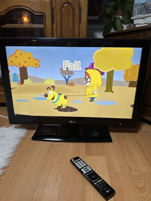 Lcd Lg diagonala 81 cm