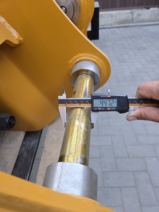 Гидромолот на JCB 3CX 4CX CAT 3В1