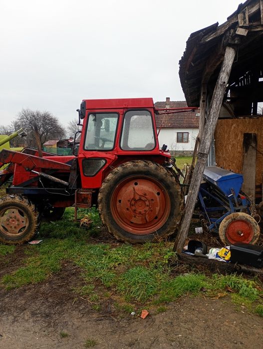 Vând tractor LTZ 55