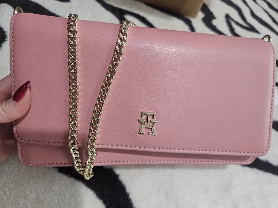 Дамска чанта Tommy Hilfiger