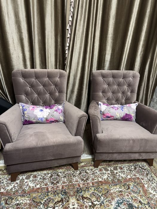 Продам два кресло IRIS производство Россия