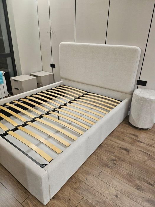 Кровать двуспальная