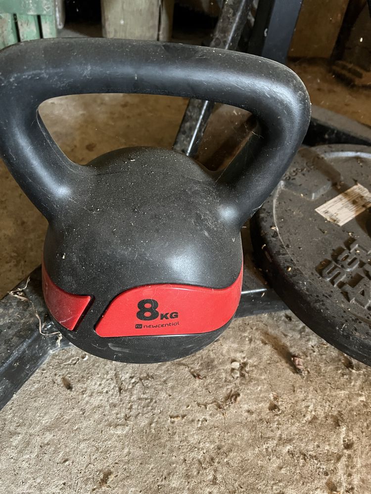 Bara tractiuni cu sac de box si inversiune, kettlebell cadou