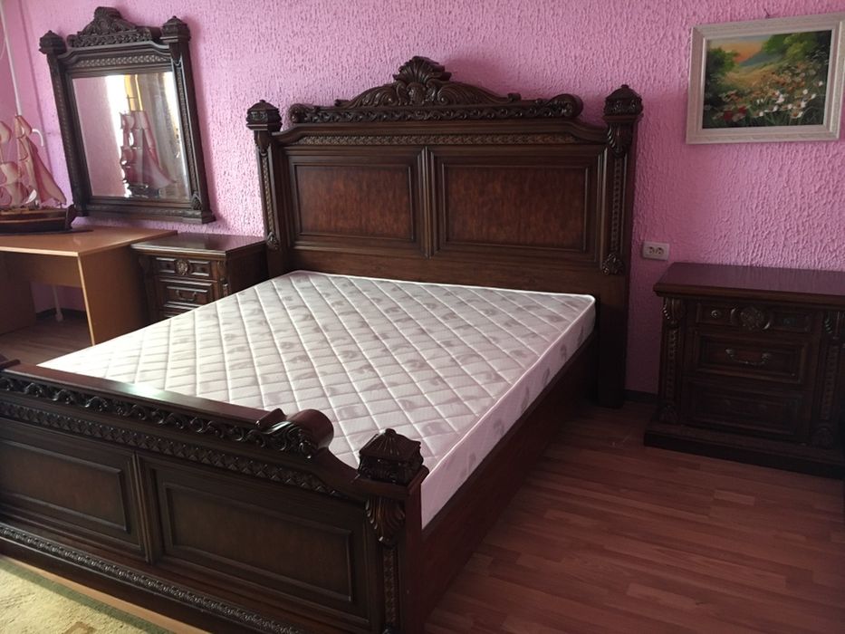 Спальный гарнитур 349999 тг.