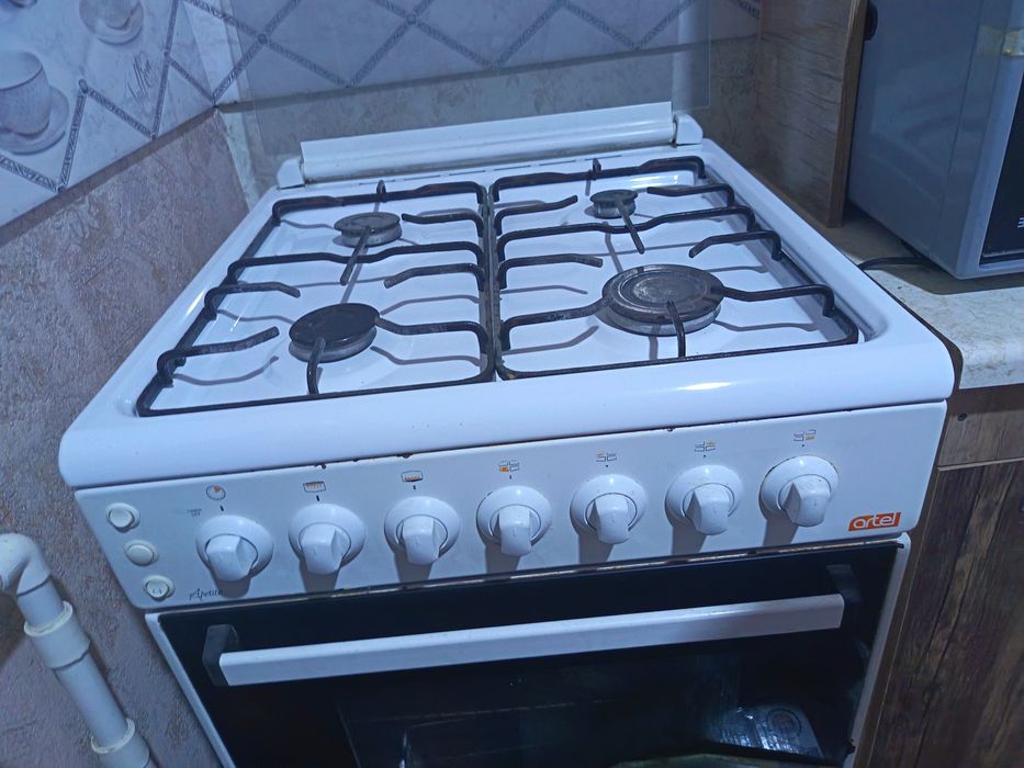 Gaz plita artel sotiladi