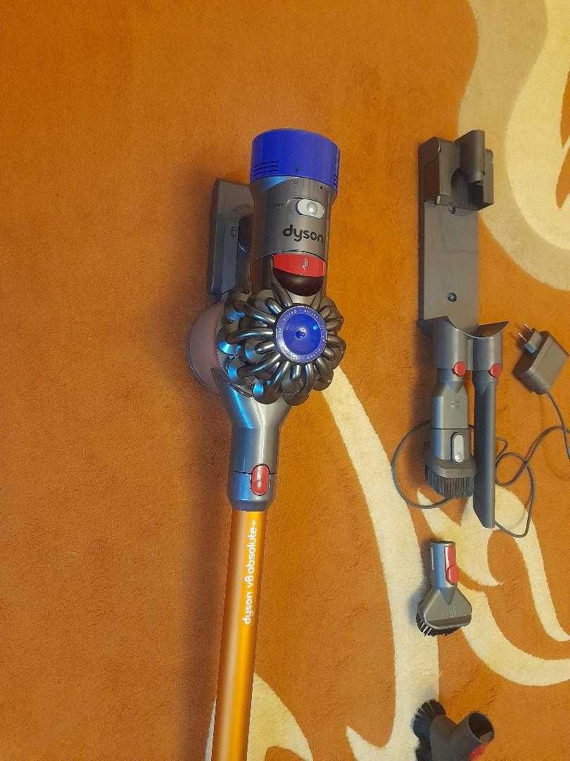 De vanzare Dyson V 8 Absolute +