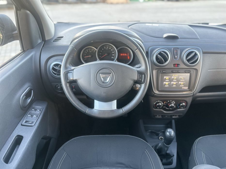 Vand Dacia Lodgy Stepway 2016,5 locuri,navi,ac,1.2 benzina 4 pistoane,