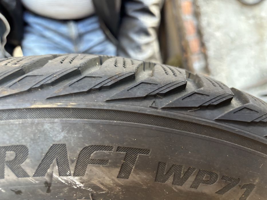 Зимни Гуми с джанти Kumho 4 броя 255/45 R18 за VW