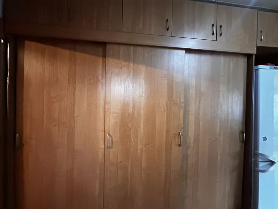 Продаеться Шкаф в хорошем состоянии