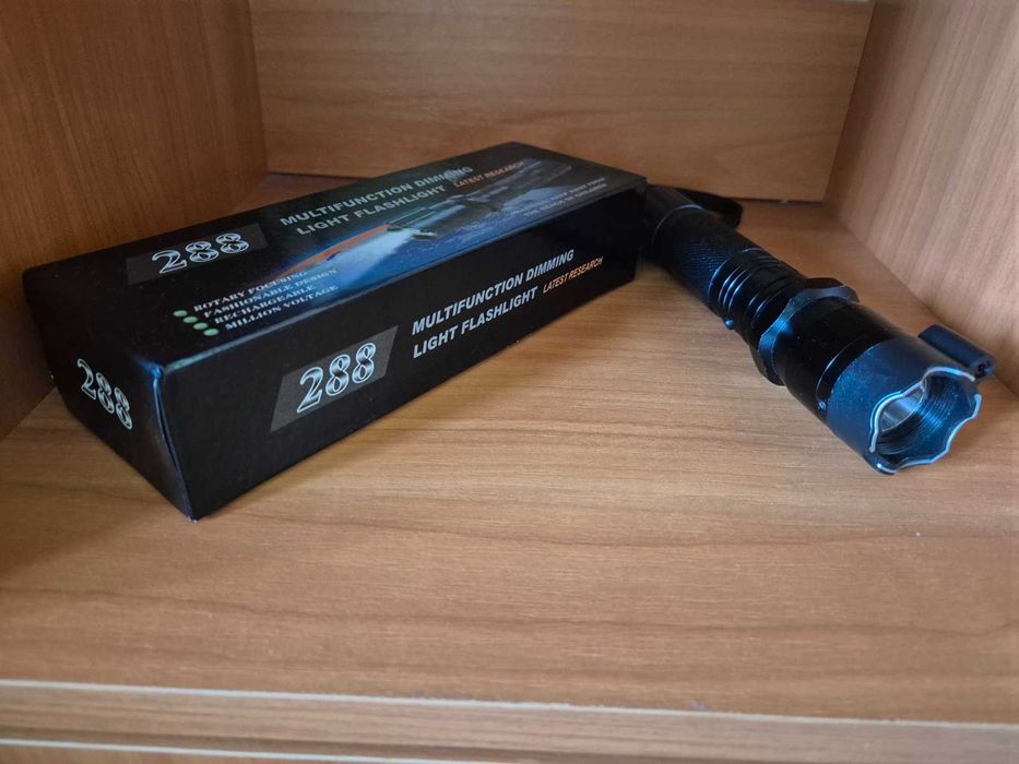 288 мултифункционален фенер с лазер и електрошок