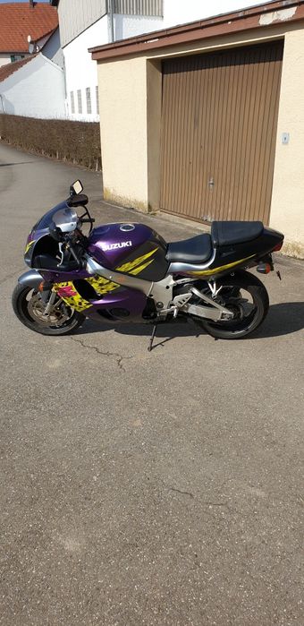 Suzuki GSXR 750 SRAD