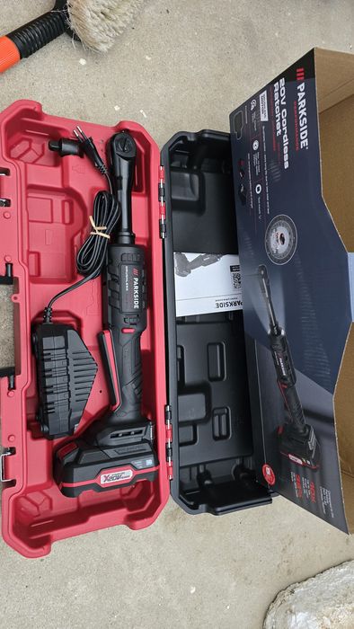 Cheie Antrenor cu clicket Parkside Perf 20V Si Masina Insurubat 12V