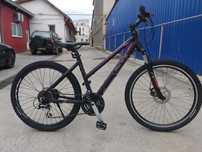 Vând bicicleta din aluminiu