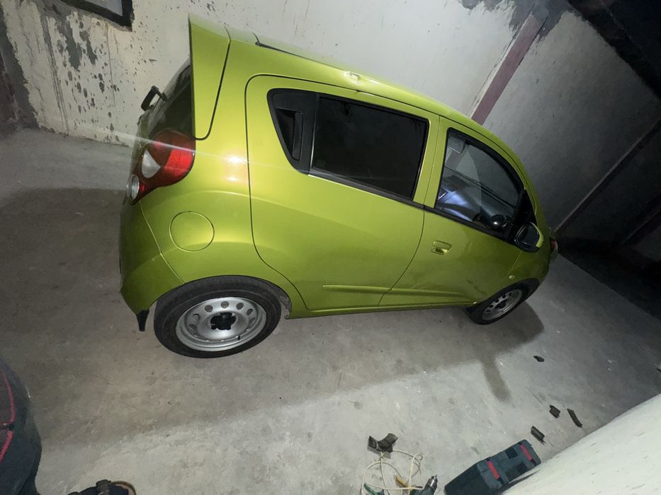 Срочно продам Spark 2 позиция 2010 года