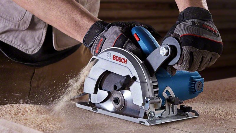 Дисковая ручная пила (циркулярка, пчёлка) BOSCH GKS 600 pro