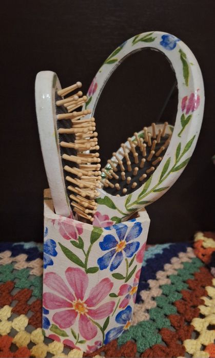 Set perie cu oglinda