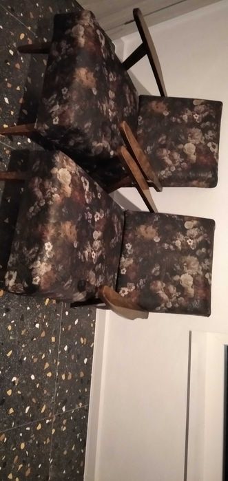 Стилни ретро модел столове